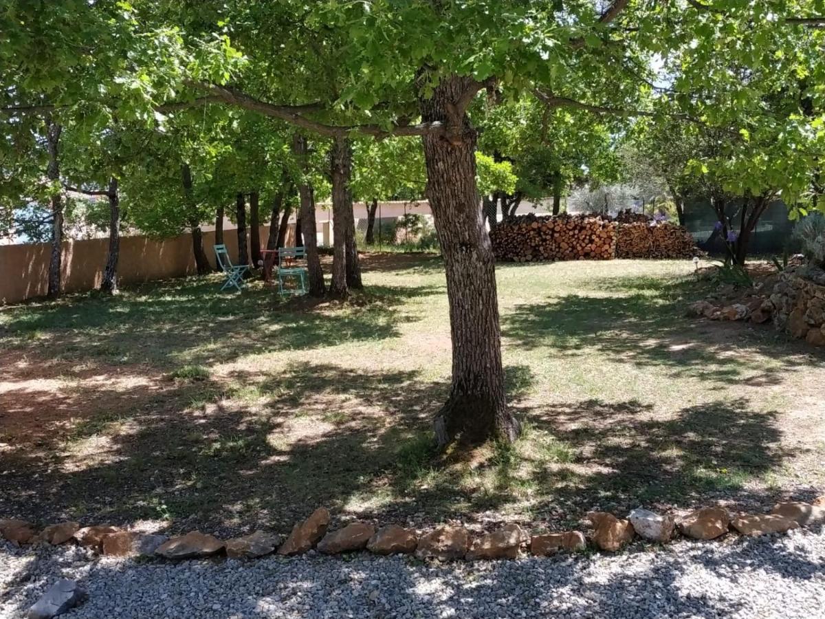 Lou Pebre D'Ai Régusse Exterior foto